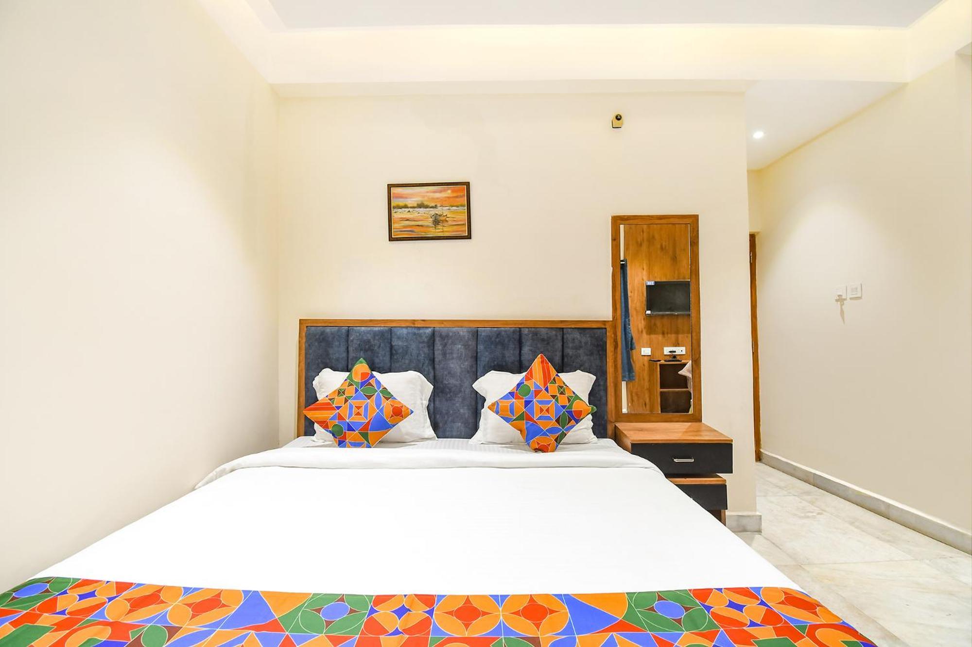Fabhotel Prime The Golden Plaza - Nr Tarapith Temple Eksteriør billede
