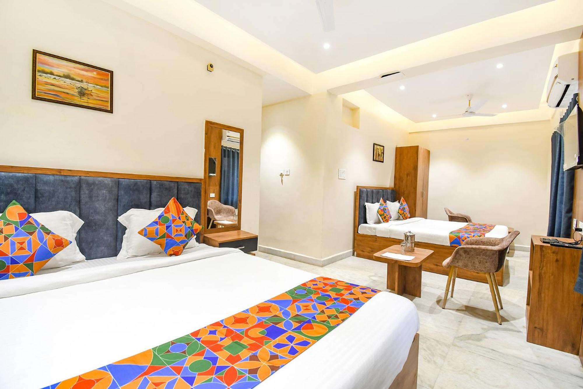 Fabhotel Prime The Golden Plaza - Nr Tarapith Temple Eksteriør billede